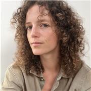 Laureata in lingue e specializzata in marketing e comunicazione, aiuto studenti di tutte le età a raggiungere i propri obiettivi.