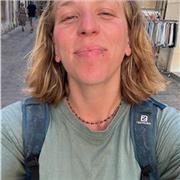 Profesora de Deportes Titulada, con más de 5 años de experiencia en infancias.