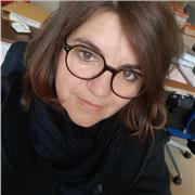 Donne cours de comptabilité en ligne. A l'ecoute