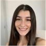 Profesora de inglés con certificado oficial de nivel B2 y con experiencia en cursos de 1 año de nivel C1. 