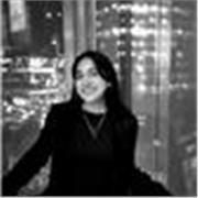 Friendly and patient English tutor helping beginners and intermediate learners build confidence, improve speaking skills and enjoy