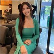 English tutor providing lessons to people of all ages