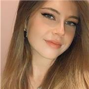 Yo soy estudiante de periodismo y la lengua española es un conocimiento fundamental en mi carrera, domino la escritura y conocimientos en la asignatura y estaría encantada de enseñar a niños desde primaria hasta secundaria