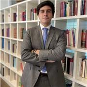 Estudiante de derecho, ayudante de los ramos de derecho Administrativo y Constitucional,