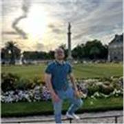 Profesor de idiomas extranjeros con más de 10 años de experiencia en el sector educativo. 