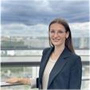 Deutschlehrerin, die Kinder jeden Alters und Erwachsene unterrichtet. 