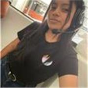 profesora de español que da clases a niños y jovenes