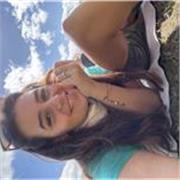 Insegnante qualificata offre lezioni e supporto educativo personalizzato