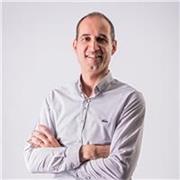 Consultor de marketing online e inteligencia artificial. Tengo experiencia de más de 10 años como profesor en empresas