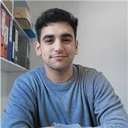 Profesor de administración y gestión de empresas para estudiantes de nivel secundario y universitario