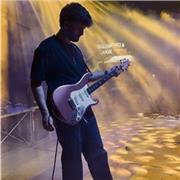 Laureato in conservatorio e specializzato in chitarra classica ed elettrica, attualmente turnista per vari artisti italiani