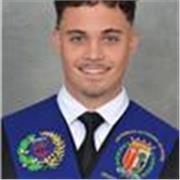  Trabajador con ganas de enseñar biología a jóvenes.