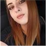 Insegnante di italiano, con tanta voglia di condividere le proprie esperienze e le proprie conoscenze! Felice, solare e disponibile