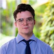 Étudiant à l’IAE donne cours particulier à Tours. Bac obtenu mention bien spécialité maths physique et SVT.