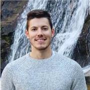 Apasionado de la enseñanza Graduado en Maestro de Educación Primaria con especialidad en Educación Física Universidad posesión de más de 10 cursos de la Universidad Nebrija sobre técnicas de enseñanza