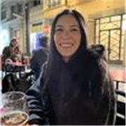 Profesora de repaso para niños que estan cursando la primària