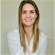 Licenciada titulada en Humanidades con basta experiencia en relaciones humanas con posgrado en gestión del entorno y las emociones