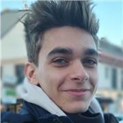 Doy clase de Matemáticas y Física a un nivel de cuarto de ESO e Ingles y Dibujo Técnico a un nivel de Bachillerato