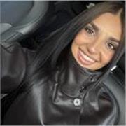 Profesora de 0-6 años epsecializada en primaria  aunque preferiblemente con pequeños de la casa