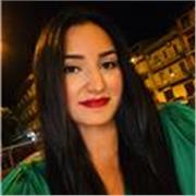 Laureata in scienze del servizio sociale , diplomata in settore economico , dottoressa iscritta all albo
