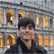 Estudiante con 2 años de experiencia de dar clase de inglés. También dos años de estudiar historia europea en la universidad