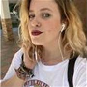 Hola a todaaas y todos! Me llamo Sam y soy Italiana, llevo en Málaga 3 años y hablo perfectamente Italiano, Español e Inglés