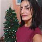 Professora de Inglês, para crianças e adultos, com mais de 10 anos de experiência em sala de aula e remoto