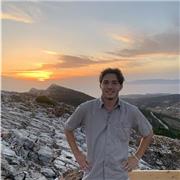 Etudiant donne des cours/aide au devoirs de mathématiques ou physique