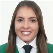 Profesora graduada en Educación Infantil que imparte clases para Infantil, Secundaria y ESO