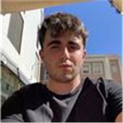 Soy una persona aplicada, actualmente estoy estudiando en la universidad y me gustaría ganarme un dinero enseñando lo que sé.