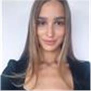 offro lezioni private ai bambini delle scuole elementari e medie adattandole alle loro necessità 