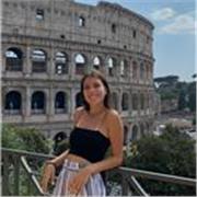 Studentessa di Ingegneria Biomedica da ripetizioni di matematica a studenti delle scuole medie e superiori