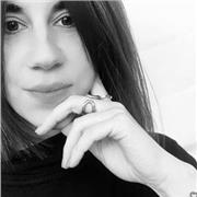 Biotecnologa Medica impartisce lezioni di chimica organica e inorganica, biologia e materie scientifiche