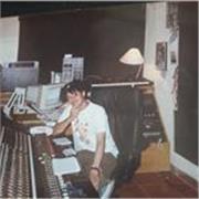 Profesor de bajo eléctrico con más de 10 años de experiencia