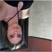 Soy Nerea, tengo 18 años y estoy cursando 2° de bachillerato por segunda vez. Doy clases desde primaria hasta cuarto de la ESO. 