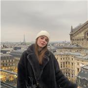 Studentessa di Ingegneria, diplomata al liceo scientifico, offre ripetizioni di matematica, algebra, geometria e fisica a ragazzi/e di elementari, medie e superiori