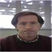 Profesor de finanzas con más de 25 años de experiencia profesional.