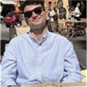 Studente di economia impartisce ripetizioni di microeconomia, macroeconomia, politica economica