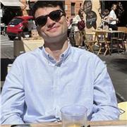 Studente di economia impartisce ripetizioni di microeconomia, macroeconomia, politica economica