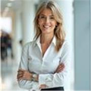 Profesora de Derecho apto para impartir todas las materias. 