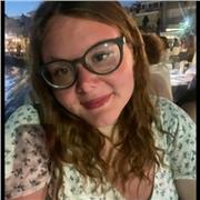 Studentessa diplomata con certificazione linguistica di B2 in inglese