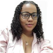 Profesora de matemáticas básicas a niños de todas las edades