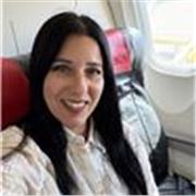 soy profesora con título Ele de español para extranjeros, doy clases online desde niños de 6 hasta adultos.