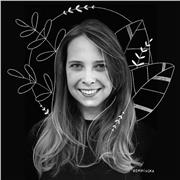 Primaria y secundaria: Licenciada en magisterio y bellas artes