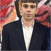 Studente universitario impartisce lezioni per studente scuole superiori, medie o universitari nell’ambito di competenza