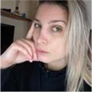 Laureata in Lettere e Filosofia e in Psicologia