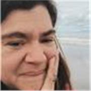 Profesora de español imparte para personas de todas las edades