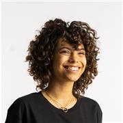 Ex studentessa del liceo linguistico, studentessa Belleville ed iscritta alla Scuola Holden.