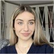 Estudiante de ingeniería física, que ofrece dar clases de apoyo tanto para primaria, secundaria como bachiller. 