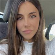 Profesora de apoyo escolar para niños de primaria, con tiempo y paciencia